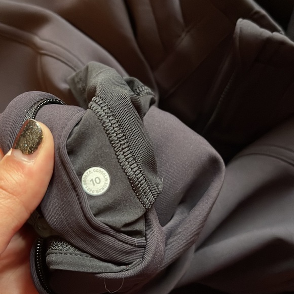Lululemon On the Fly Zip Up Hoodie - Picture 9 of 9